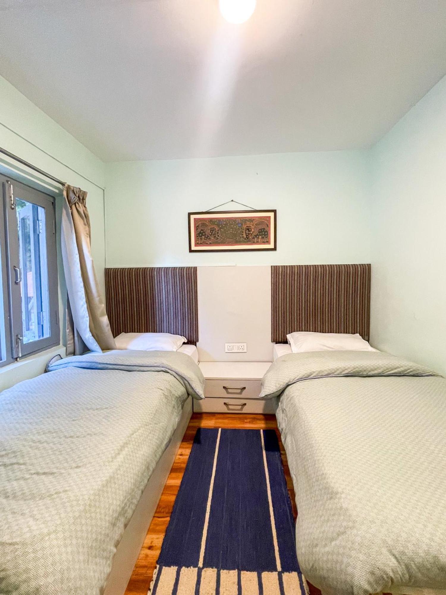 Eevolve Dharamkot - An Eco Hostel МакЛеод Ганж Екстериор снимка