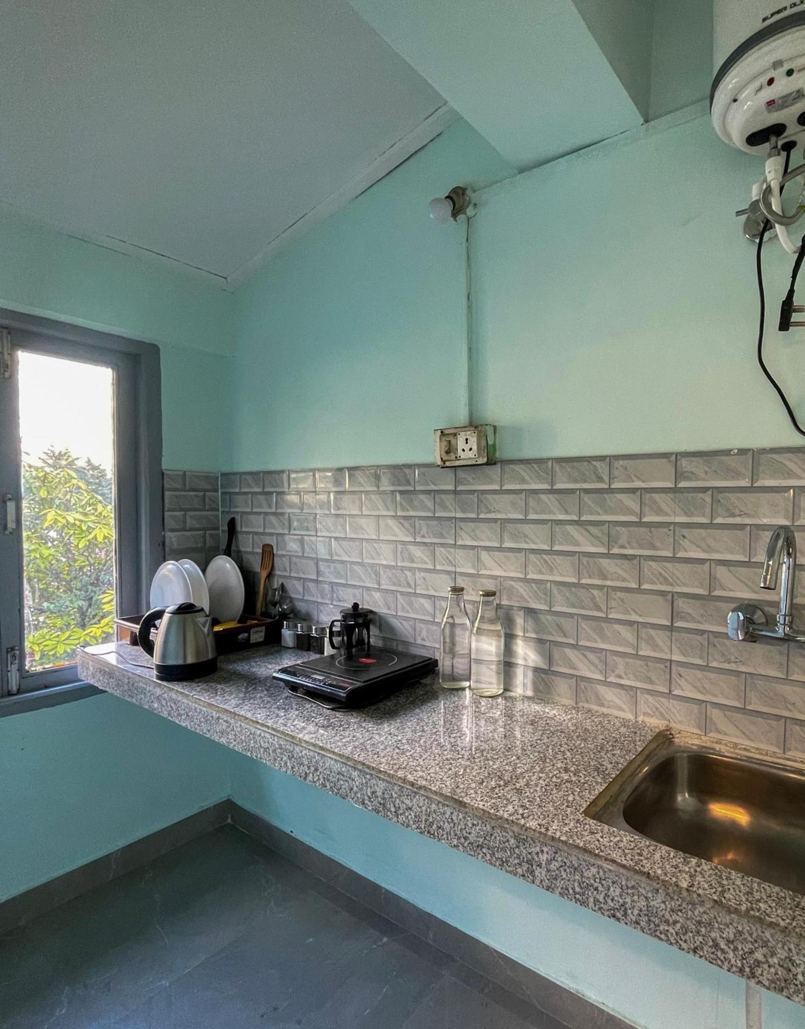 Eevolve Dharamkot - An Eco Hostel МакЛеод Ганж Екстериор снимка