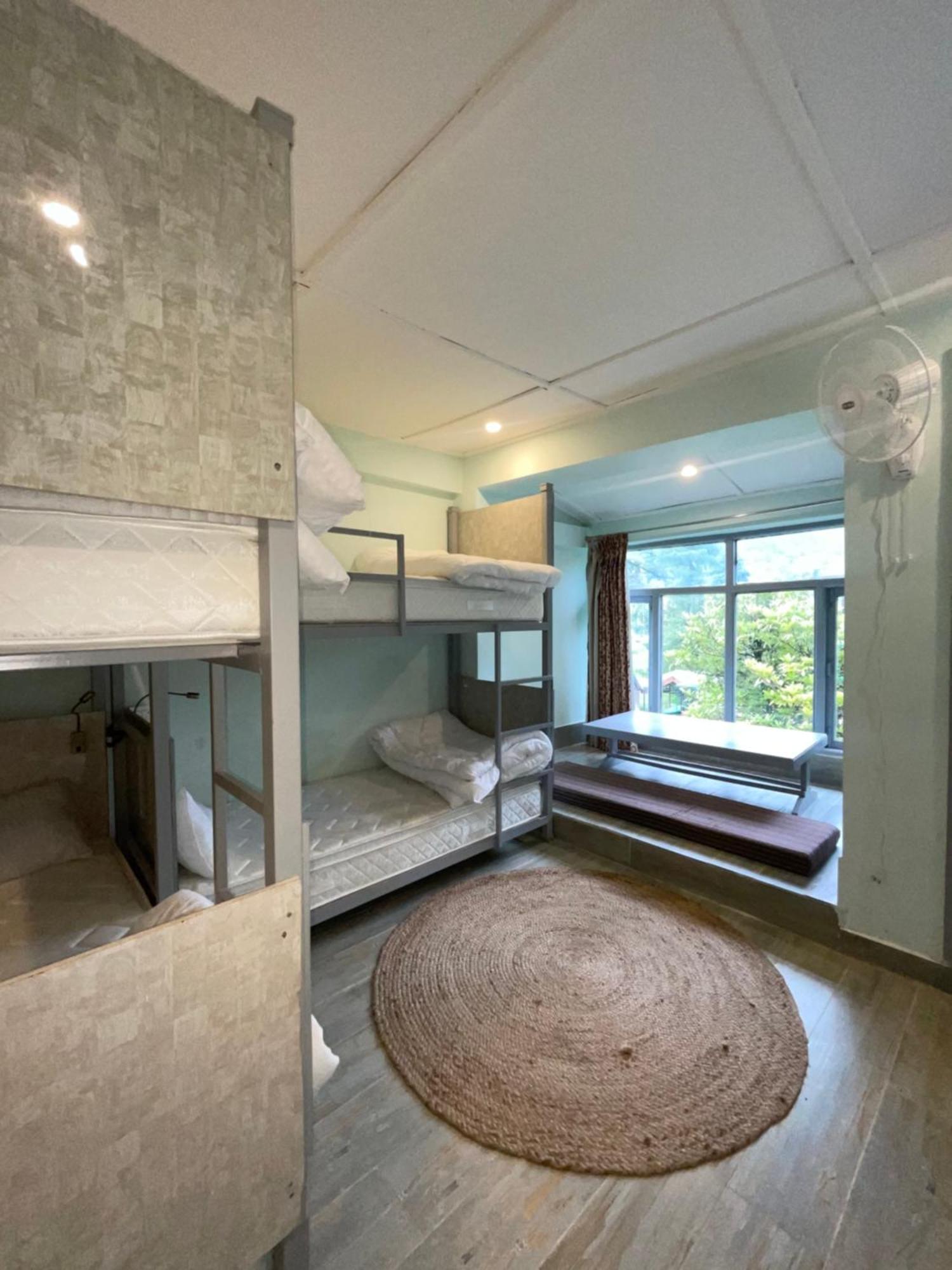 Eevolve Dharamkot - An Eco Hostel МакЛеод Ганж Екстериор снимка