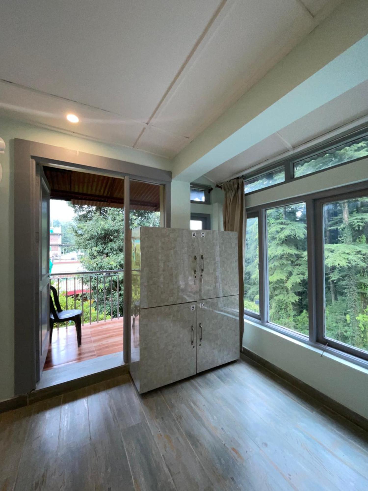 Eevolve Dharamkot - An Eco Hostel МакЛеод Ганж Екстериор снимка