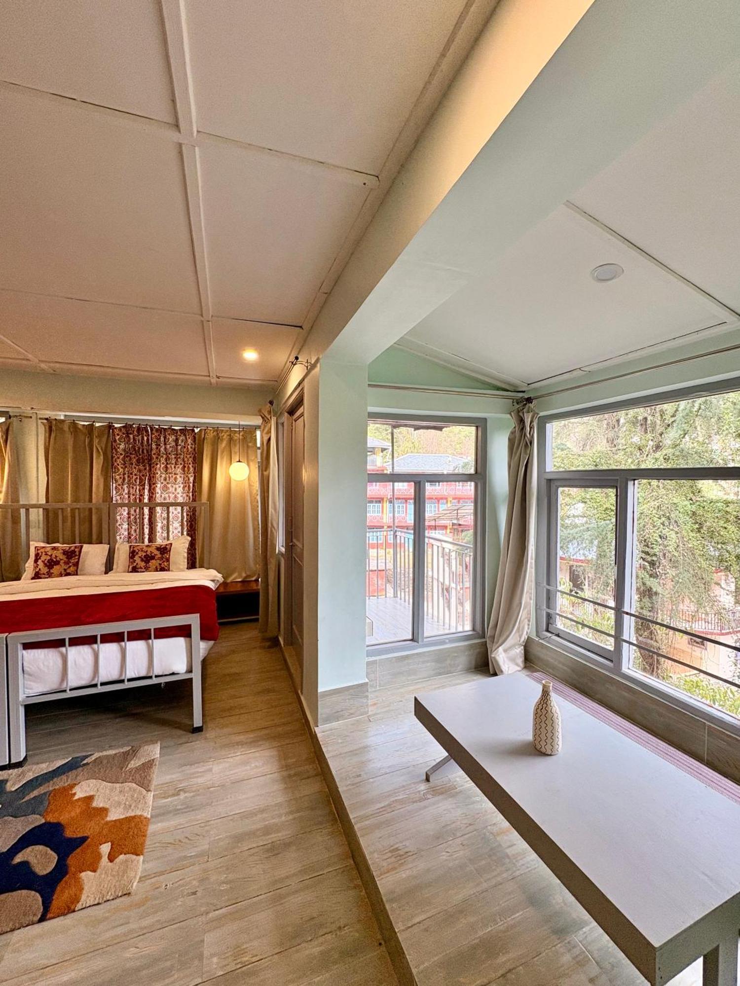 Eevolve Dharamkot - An Eco Hostel МакЛеод Ганж Екстериор снимка