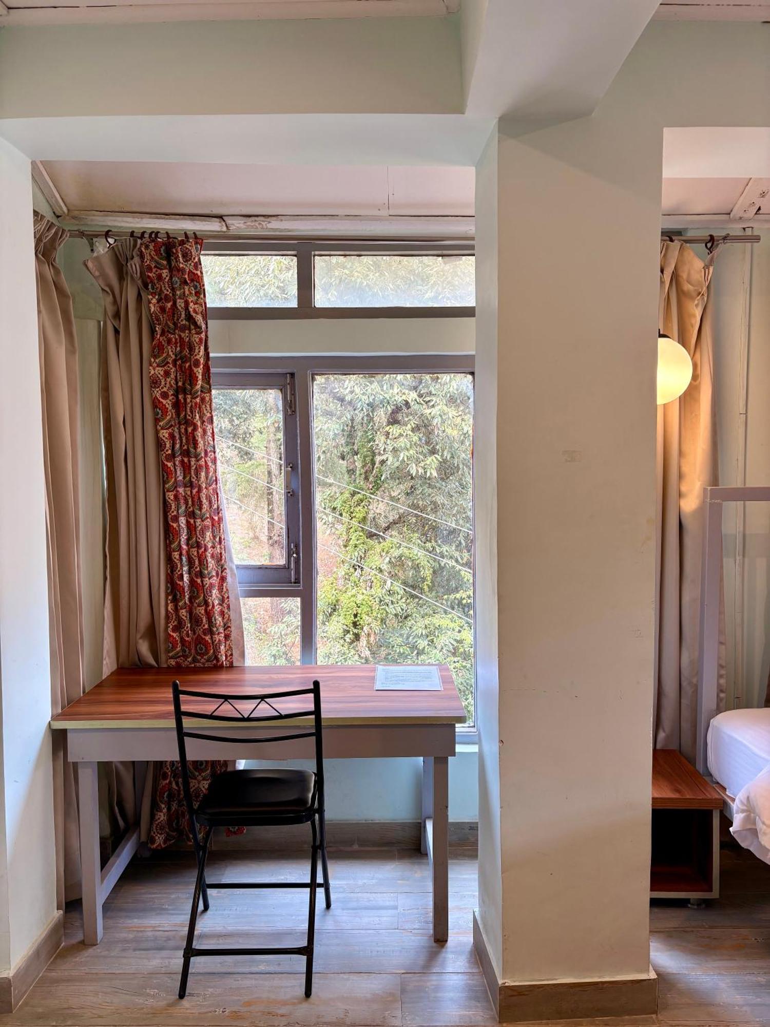 Eevolve Dharamkot - An Eco Hostel МакЛеод Ганж Екстериор снимка